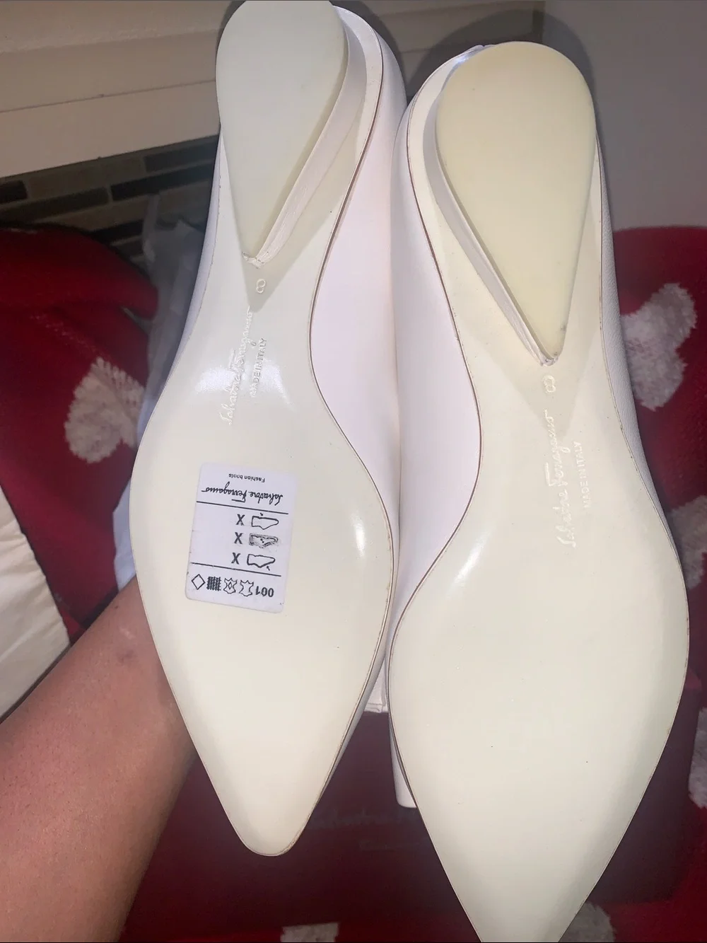 Salvatore Ferragamo Cream Pointed-Toe Pumps with Vara Bow